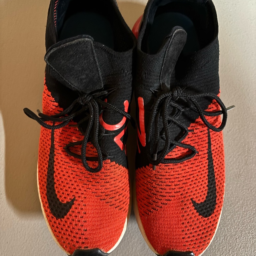Nike Air Max 270 FlyKnit Sneakers in Chile Red/Black - Picture 3 of 6
